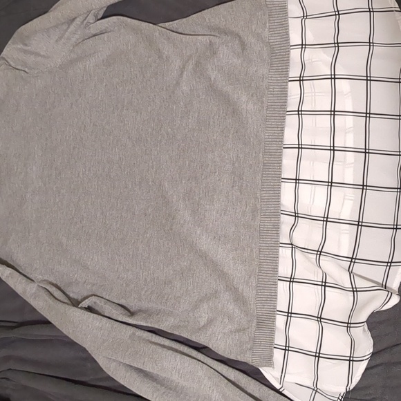 Long Sleeve Sweater/Top - Picture 5 of 5